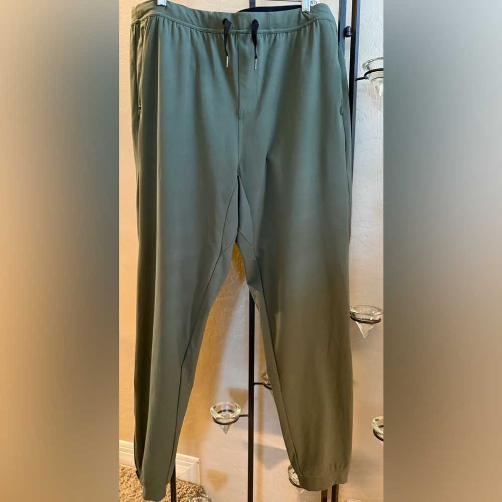 Glyder Turf  Men’s Jogger in Color Basil XXL Never Worn